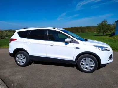 Używany Ford Kuga SYNC Edition 150 KM (110 kW) 2015 Biały SUV