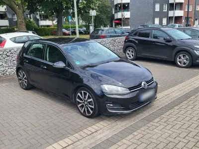 Gebraucht VW Golf VII Highline 140 PS (102 kW) 2013 Schwarz Limousine