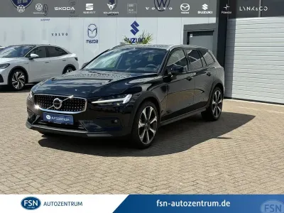 Gebraucht Volvo V60 CC Ultimate 197 PS (144 kW) 2024 Schwarz Kombi