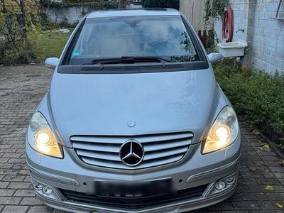 Mercedes B200
