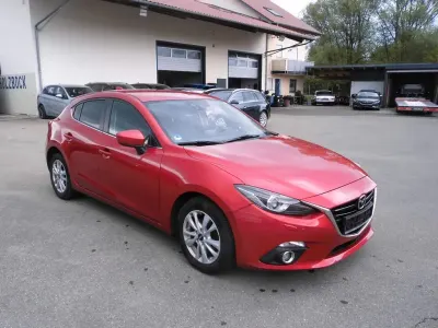 Używany Mazda 3 Sports-Line 150 KM (110 kW) 2015 Czerwony Sedan/Limuzyna
