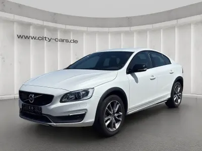 Używany Volvo S60 CC Summum 190 KM (139 kW) 2015 Biały Sedan/Limuzyna