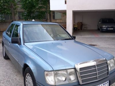 Brugt Mercedes E200 110 HK (80 kW) 1989 Blå Sedan