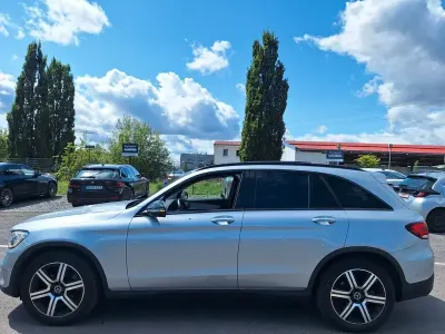 Gebraucht Mercedes GLC200 163 PS (119 kW) 2020 Silber SUV
