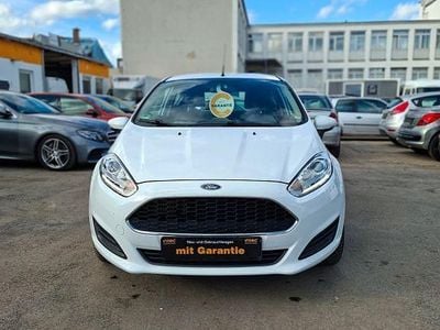 Gebraucht Ford Fiesta Trend 75 PS (55 kW) 2016 Weiß Kleinwagen