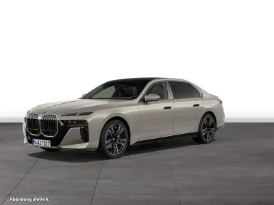 Gebraucht BMW 740 299 PS (219 kW) 2025 Grau Limousine