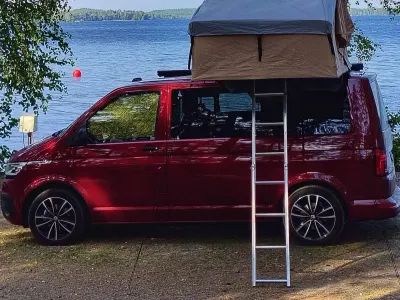 Gebraucht VW Multivan Trendline 150 PS (110 kW) 2021 Rot Van / Kleinbus