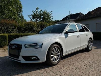 Weiß Gebraucht 2015 Audi A4 Ambiente Kombi | 12.999 € (Fairer Preis)