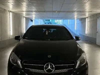 Gebraucht Mercedes A180 122 PS (89 kW) 2013 Schwarz Limousine