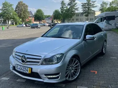 Gebraucht Mercedes C200 Avantgarde 184 PS (135 kW) 2012 Silber Limousine