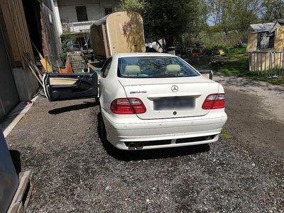 Second-hand Mercedes CLK320 217 CP (159 kW) 1999 Bej Berlinǎ