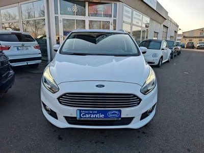 Weiß Gebraucht 2018 Ford S-MAX Titanium Van / Kleinbus | 13.990 € (Guter Preis)