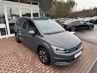 Używany VW Touran Move 150 KM (110 kW) 2024 Szary Minivan
