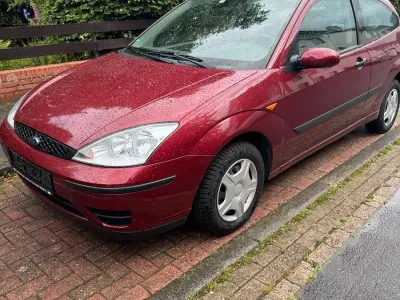 Gebraucht Ford Focus 100 PS (73 kW) 2003 Rot Kombi