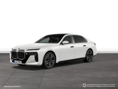 Gebraucht BMW 740 M Sport 299 PS (219 kW) 2025 Weiß Limousine