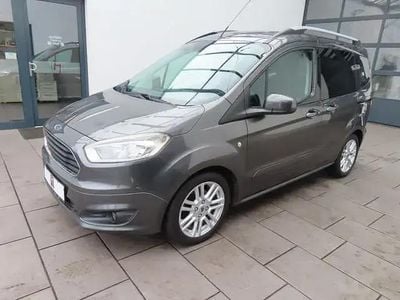Usata Ford Tourneo Courier Titanium 101 CV (74 kW) 2015 Grigio Monovolume