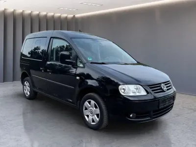Gebraucht VW Caddy Team 105 PS (77 kW) 2010 Schwarz Van / Kleinbus