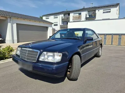 Gebraucht Mercedes 220 150 PS (110 kW) 1994 Blau Coupé