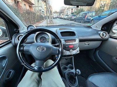 Gebraucht Toyota Aygo 68 PS (50 kW) 2008 Silber Kleinwagen