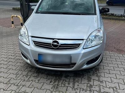 Second-hand Opel Zafira 140 CP (102 kW) 2009 Gri Monovolum