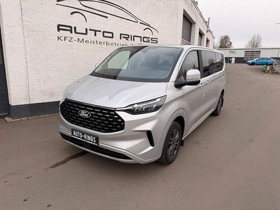 Gebraucht Ford Tourneo Titanium 136 PS (100 kW) 2024 Silber Van / Kleinbus