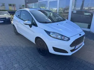 Usata Ford Fiesta Trend 82 CV (60 kW) 2013 Bianco Utilitaria