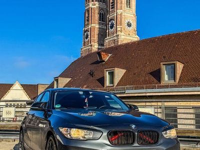Grau Gebraucht 2019 BMW 118 Advantage Kleinwagen | 16.000 € (Etwas zu teuer)