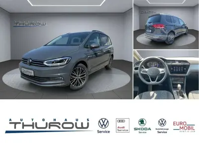 Neu VW Touran Comfortline 150 PS (110 kW) 2026 Delfingrau Van / Kleinbus