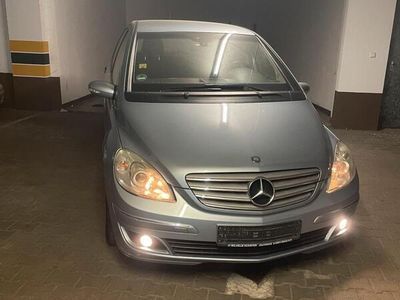 Mercedes B180