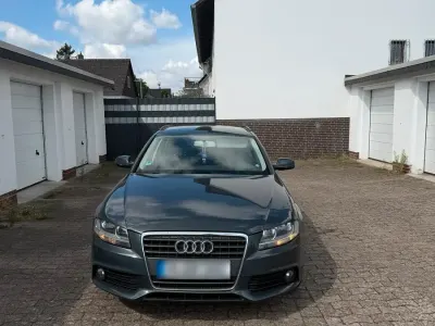 Gebraucht Audi A4 120 PS (88 kW) 2011 Blau Kombi