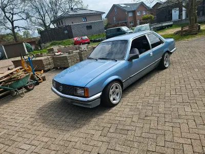 Brugt Opel Rekord S 100 HK (73 kW) 1981 Blå Coupe
