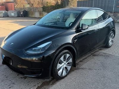 Schwarz Gebraucht 2024 Tesla Model Y SUV | 32.800 €