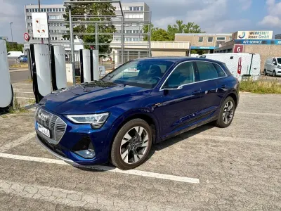 Gebraucht Audi e-tron S-Line 300 kW (408 PS) 2022 Blau SUV