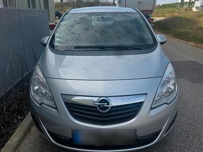 Gebraucht Opel Meriva Active 120 PS (88 kW) 2013 Silber Van / Kleinbus