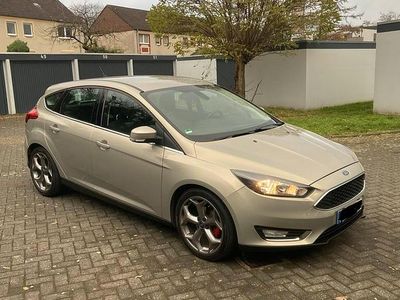 Gebraucht Ford Focus 116 PS (85 kW) 2014 Beige Limousine