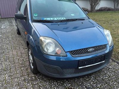 Gebraucht Ford Fiesta 70 PS (51 kW) 2005 Blau Kleinwagen