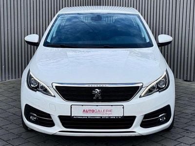 Gebraucht Peugeot 308 Active 131 PS (96 kW) 2021 Weiß Kleinwagen