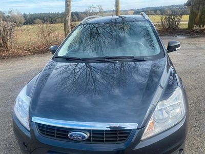 Gebraucht Ford Focus 115 PS (84 kW) 2010 Grau Kombi