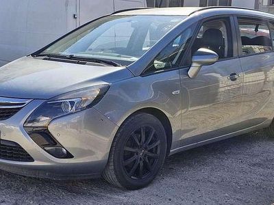 Grau Gebraucht 2015 Opel Zafira Tourer Business Edition Van / Kleinbus | 4.999 € (Fairer Preis)