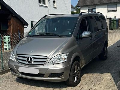 Grau Gebraucht 2011 Mercedes Viano Edition Van / Kleinbus | 19.999 € (Teuer)