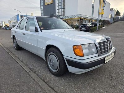 Gebraucht Mercedes E200 136 PS (100 kW) 1993 Weiß Limousine