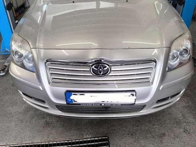 Gebraucht Toyota Avensis Sol 116 PS (85 kW) 2005 Grau Kombi