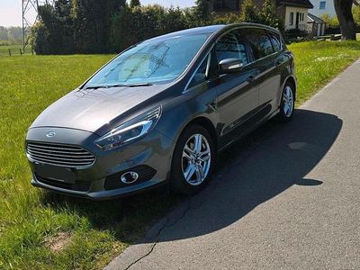 Usata Ford S-MAX Titanium 179 CV (131 kW) 2018 Grigio Monovolume