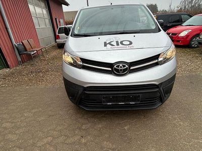 Gebraucht Toyota Proace 95 PS (69 kW) 2017 Silber Van / Kleinbus