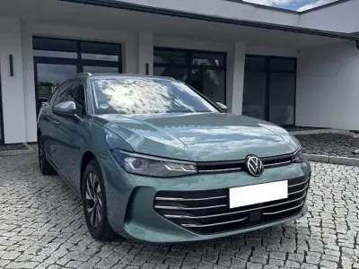 Gebraucht VW Passat Business 150 PS (110 kW) 2025 Grün Kombi