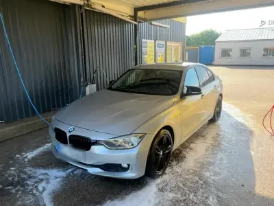 Gebraucht BMW 320 184 PS (135 kW) 2012 Silber Limousine