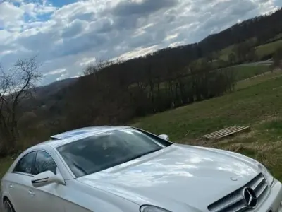 Gebraucht Mercedes CLS500 388 PS (285 kW) 2008 Weiß Coupé