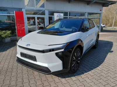 Gebraucht Toyota bZ4X Lounge 164 kW (224 PS) 2026 Platinum white pearl/black SUV