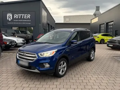 Gebraucht Ford Kuga Titanium 150 PS (110 kW) 2017 Blau SUV