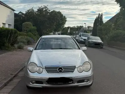 Gebraucht Mercedes C180 129 PS (94 kW) 2001 Silber Limousine